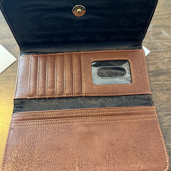 Disney Boutique Belle Trifold Wallet - Picture 3 of 4